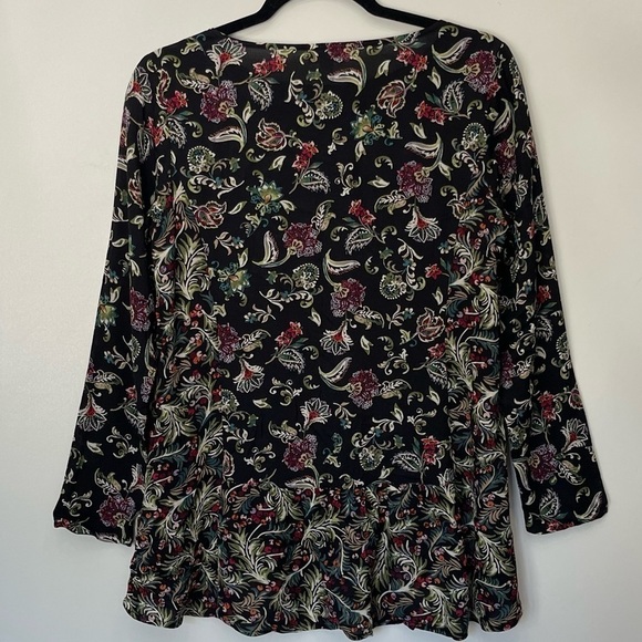 J. Jill long sleeved crew neck bohemian flowy floral top w/ ruffled bottom; XSP - Picture 2 of 7